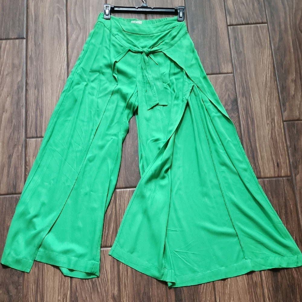 Elegant Green Wide-Leg Pants
